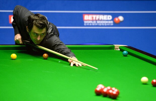 POZA ZILEI O nouă sfidare a dinamoviștilor la adresa Stelei » Tricoul cu care a fost pozat Ronnie O'Sullivan la Mastersul de la București