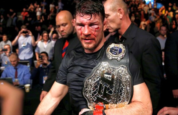 GALERIE FOTO Michael Bisping, învingător în main event-ul UFC 204. Decizia luată de Dan Henderson la finalul luptei