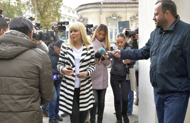 Reportaj de la audierile de azi în "Gala Bute" » Gest neobișnuit în tribunalele din România! Judecătoarea s-a enervat și a cerut numere din agenda telefonică omului care căra banii europeni prin oraș în plicuri și pungi!