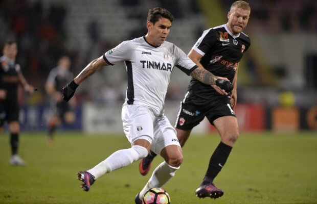 VIDEO Dezastrul Fabricio » Gafă incredibilă a fundașului Astrei la golul lui Dinamo! Șumudică l-a schimbat la pauză