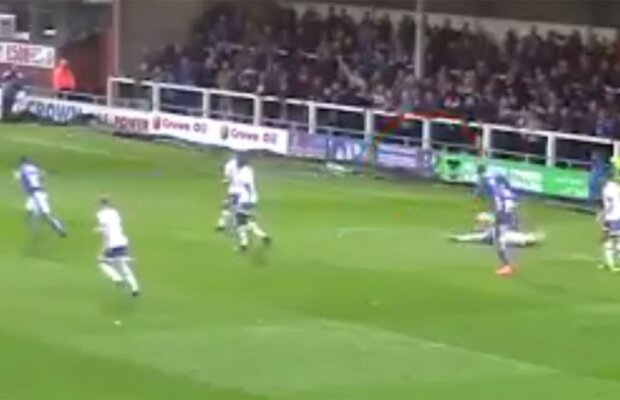 VIDEO El este "noul Joey Barton" » Pedeapsă uriașă pentru un atacant din Anglia după un gest oribil