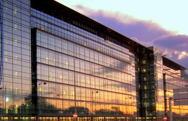 #mergemdupasistem »  Împotriva legii și a propriilor coduri etice, Sanofi-Zentiva, liderul pieței de medicamente din România, plătește de 6 ani un șef de spital public în Consiliul său de Administrație!