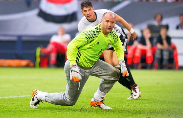 Király Gábor a spus adio naționalei Ungariei după 18 ani » Legendarul "portar în pantaloni" a oferit un ultim recital cu Suedia