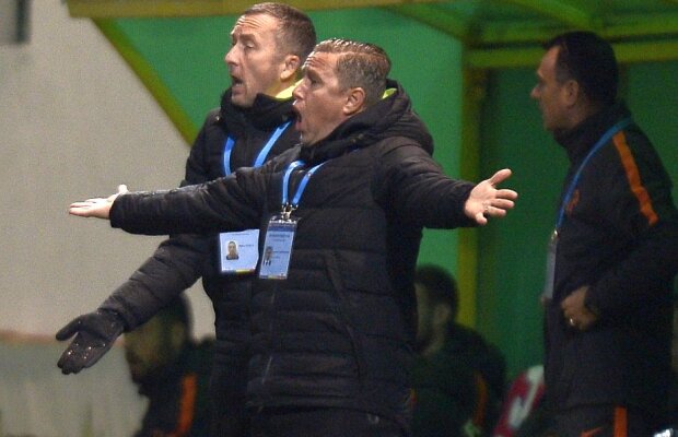 FOTO Tensiuni la Steaua » Un jucător și-a ignorat complet antrenorul și colegii