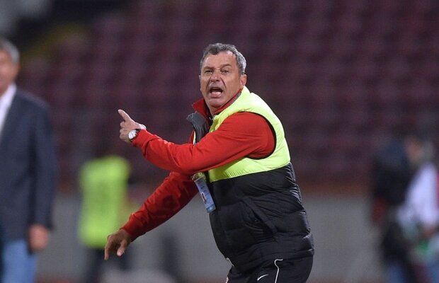 Cel mai bun fotbalist de la Dinamo dă în fostul antrenor: "Știe toată lumea cum e Rednic! Dacă rămânea la echipă, eu plecam"