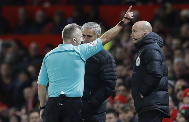 Mourinho trimis în tribune de arbitru după un acces de furie » Câte etape de suspendare riscă portughezul 