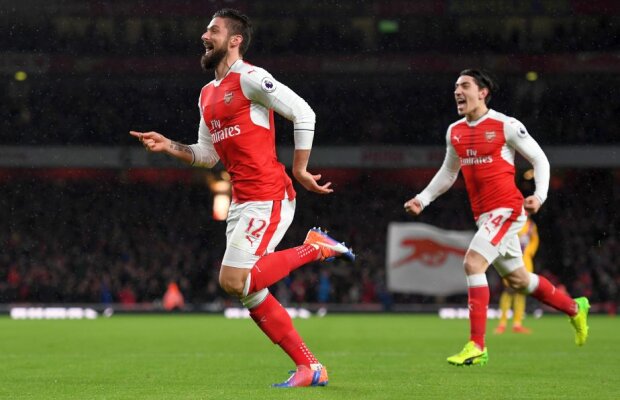 FOTO și VIDEO Giroud a intrat deja în cursa pentru golul anului » Atacantul lui Arsenal a reușit o execuție de pe altă planetă! 