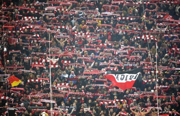 UPDATE Cine ar fi pornit violențele din Piața Victoriei: ar fi implicat Ionuț Negoiță » Primele reacții ale fanilor dinamoviști