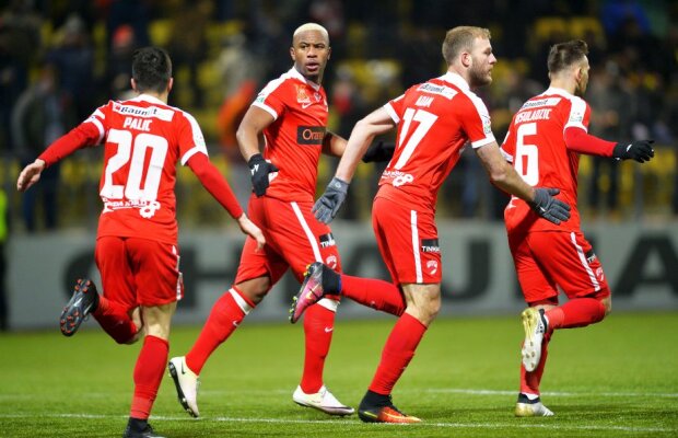 ULTIMA ORĂ S-au înțeles! Cine va conduce antrenamentul de la ora 14:00 al lui Dinamo + staff-ul noului "principal"