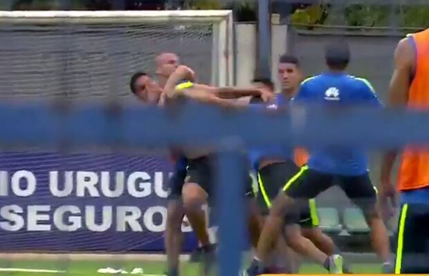 VIDEO Scene increbibile la o echipă celebră din fotbalul mondial: bătaie la antrenament!