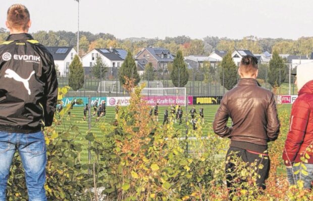 FOTO Cumpără ”dealul spionilor”! Dortmund va plăti 326.900 de euro unei companii imobiliare ca să scape de privirile curioșilor