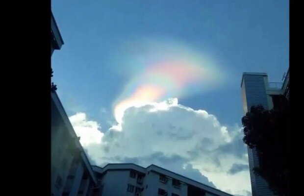 VIDEO » "Curcubeu de foc" pe cerul din Singapore