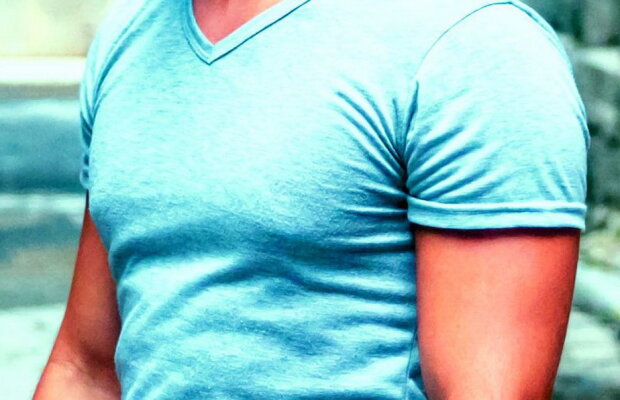 VIDEO » S-a inventat tricoul care ascunde sfârcurile bărbaților