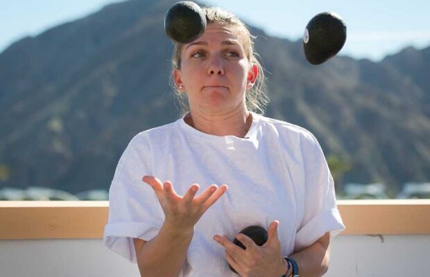 FOTO Zâmbet în deșert » Simona Halep e gata să revină oficial: "Sunt fericită că durerea nu mai este”