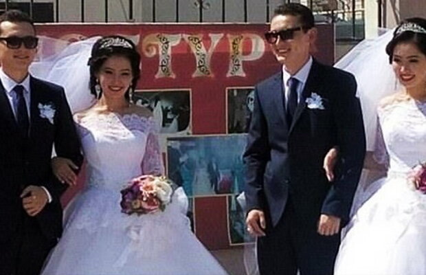 FOTO » Surori gemene, căsătorite cu frați gemeni