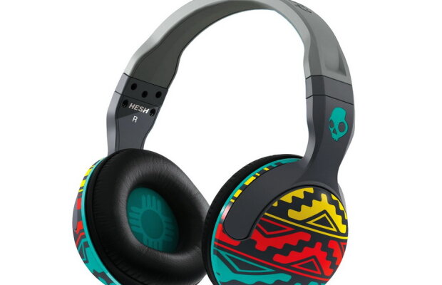 Atenție, pericol public! I-au explodat căștile în urechi!  Imagini terifiante