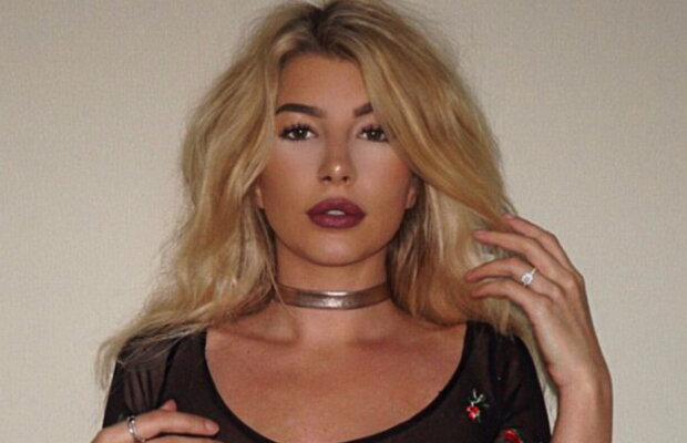 FOTO » S-a pozat cu sânii la vedere, iar internauţii sunt în extaz