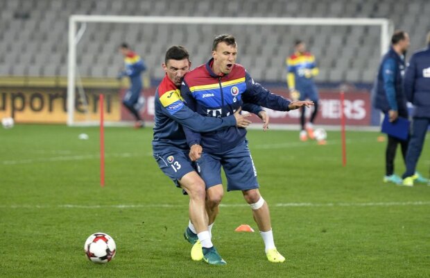 FOTO Sar scântei! "Tricolorii" nu s-au menajat deloc la antrenamentul oficial de azi