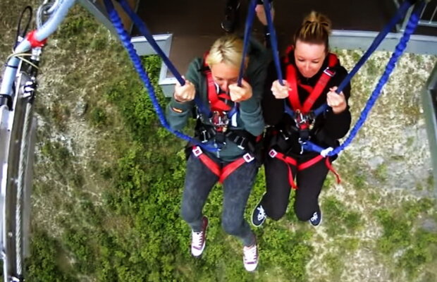 VIDEO » Ai avea curaj să faci aşa ceva? Cu siguranţă te vei gândi de 10 ori înainte