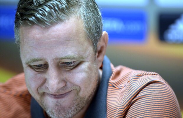 EXCLUSIV Pleacă Reghe? Antrenorul ar fi negociat deja cu o echipă: detaliul aflat de GSP