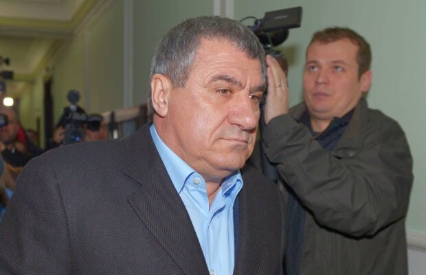 Primul interviu cu Victor Becali din pușcărie » Se plânge de situație și are un coleg de celulă celebru
