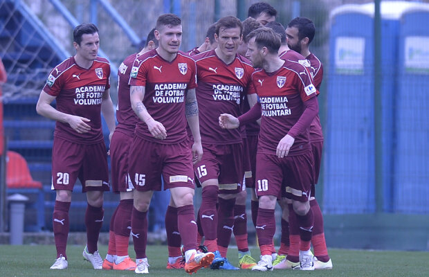 VIDEO Cel mai mic şi cel mai mare » Un veteran și un tânăr au calificat Voluntariul în semifinalele Cupei, 2-1 cu Mioveni 