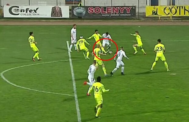 FOTO Arbitraj în compensație pentru FC Botoșani » Marcu a luat două decizii ciudate într-un interval de mai puțin de 5 minute