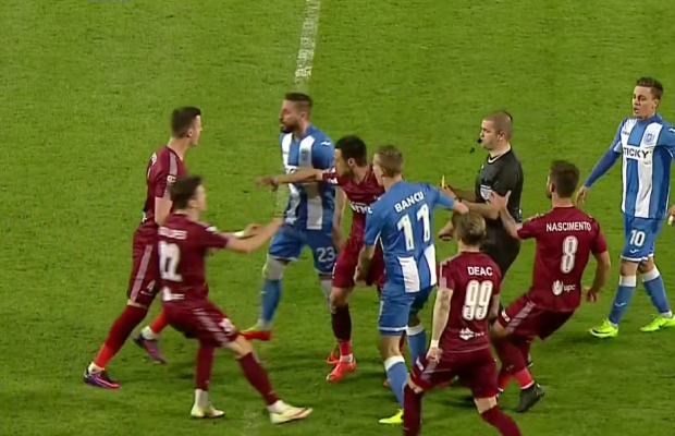 FOTO S-au încins spiritele! Îmbrânceli și înjurături la CSU Craiova - CFR Cluj  