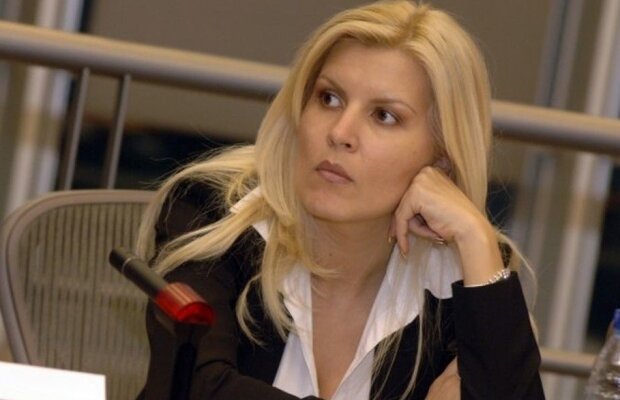 FOTO Fan de lux la meciul Dinamo - CFR » Elena Udrea și-a susținut echipa favorită