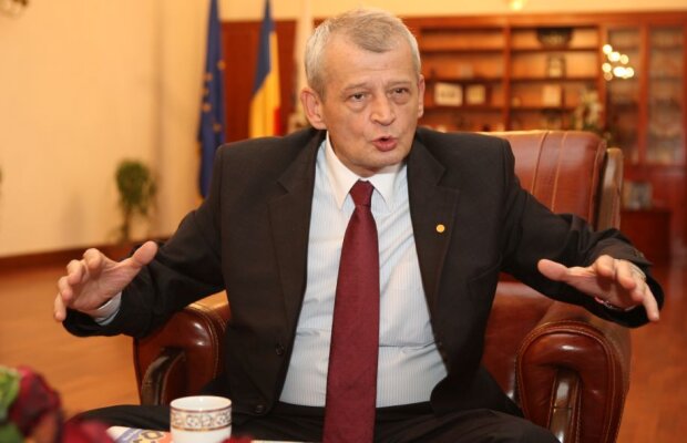 EXCLUSIV Cum a pus mâna Oprescu pe cel mai mare spital din România » În afară de iubită, și-a numit încă 5 directori
