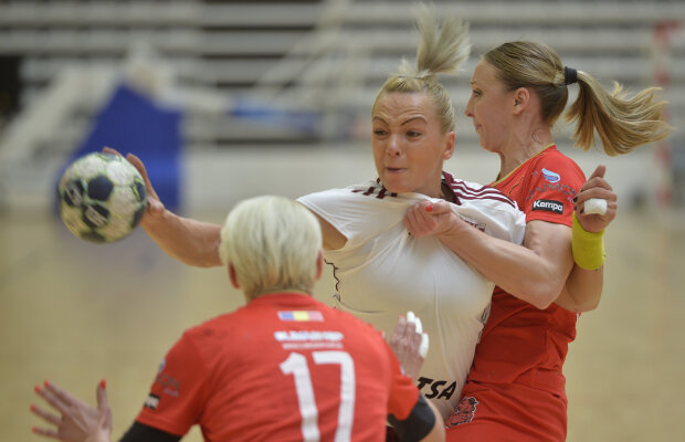 VIDEO + FOTO Dinamo cu victoria, Rapid cu promovarea! » Deznodământ dramatic în derby-ul disputat azi la handbal feminin