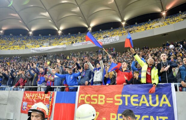 Ca în vremurile bune! Suporterii  roș-albaștri au fost la înălțime cu Astra » Mesaje pentru Armată