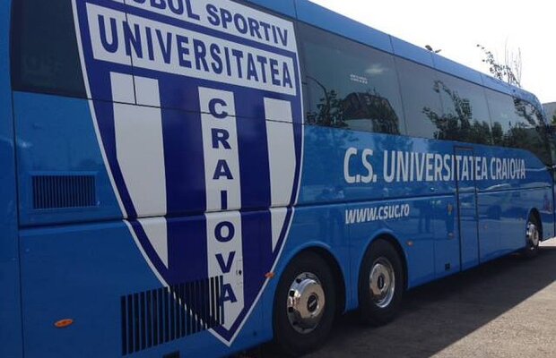 EXCLUSIV Accident după CSU Craiova - Steaua, o mașină a unor fani a fost implicată » Autocarul oltenilor, blocat în trafic