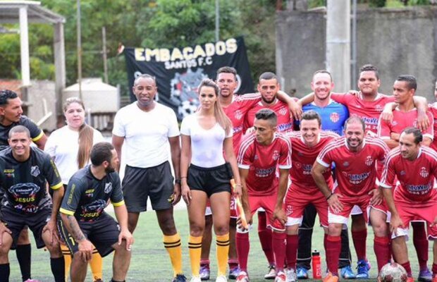 GALERIE FOTO Arbitra SEXY a înnebunit toți jucătorii! » Idee pentru LPF: cum să readuci lumea pe stadioane :D