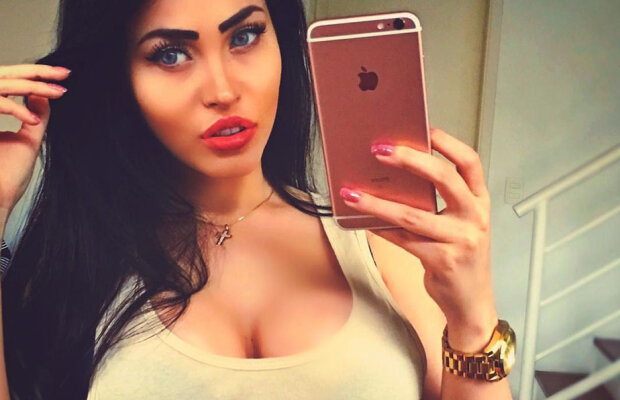 FOTO Concurența e frumoasă! O tănără care seamănă cu Megan Fox a devenit faimoasă pe internet