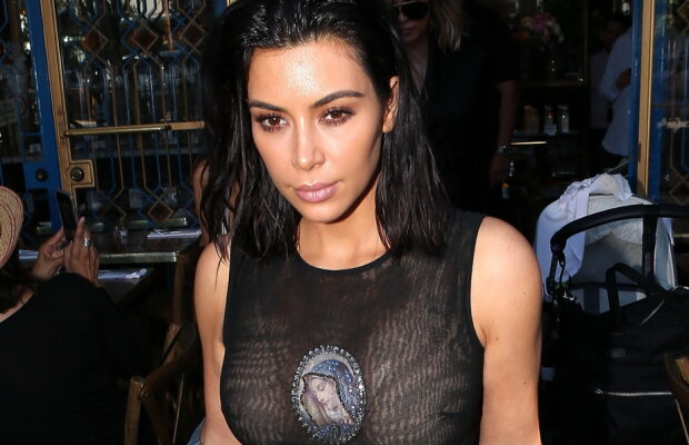 GALERIE FOTO Kim Kardashian, ţinută mega-controversată, dar la fel de sexy ca de obicei