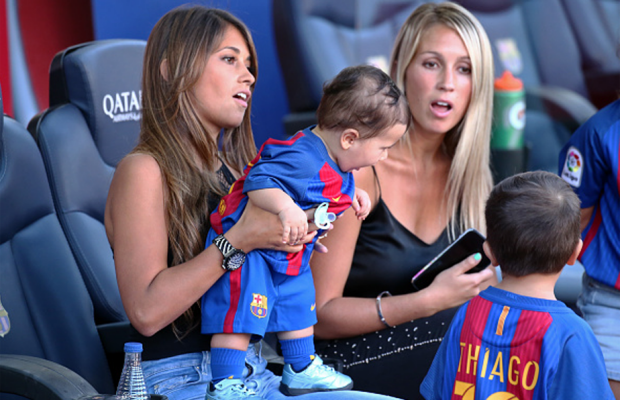 FOTO Femei de succes » Iubitele lui Messi și Suarez fac echipă bună împreună