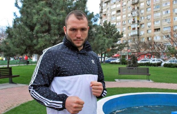 BBC, reportaj după blocurile gri cu românul care l-a învins pe Joshua, înainte de lupta cu Kliciko » Englezii despre România: "Una dintre cele mai sărace și mai corupte țări"