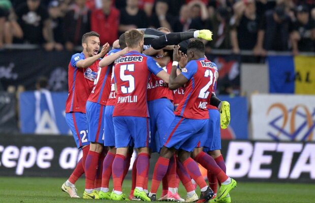 FOTO Așa gol, așa bucurie :) Cascadorii râsului » Niță l-a accidentat pe Moke după gol