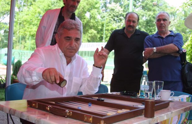 Tablele și poveștile lui Giovanni: cum a pierdut Becali o sumă uriașă » A scos un pistol din geantă: "Te împușc în cap!"