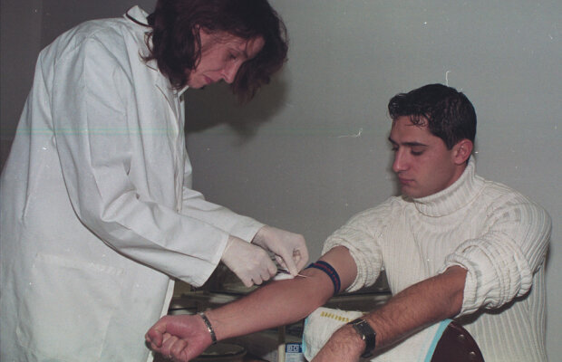 Perle din arhiva foto GSP »  Una din primele fotografii cu Niculescu în ”Groapă”: "Eu știam de Dinamo Kiev atunci, dar am semnat cu Dinamo București"