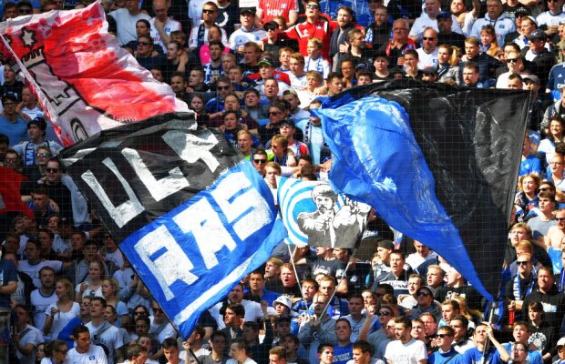 Fanii au preluat controlul la Hamburg! Au intrat peste jucători și oficiali în vestiar