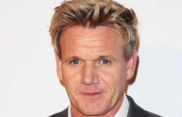 FOTO & VIDEO Oops!!! Celebrul bucătar Gordon Ramsay, surprins complet dezbrăcat