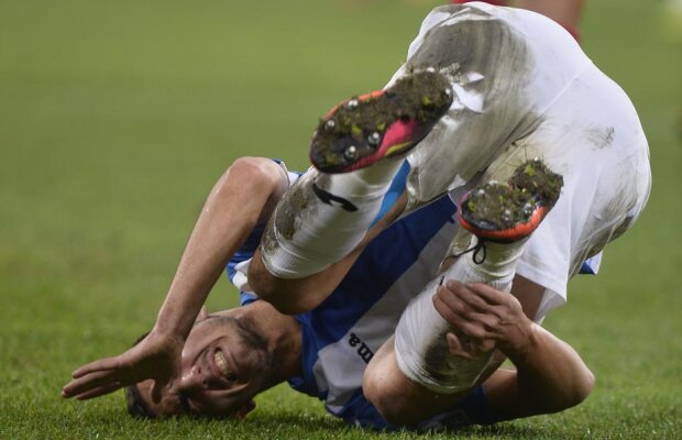 Mesaj scandalos trimis de Reghecampf patronului CSU Craiova: "Pun un jucător să le rupă picioarele lui Ivan şi Băluţă"