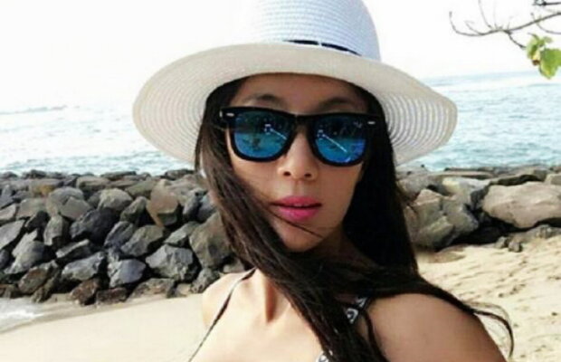 VIDEO & GALERIE FOTO Are 49 de ani, dar toată lumea spune că e iubita fiului ei! Nu ai idee cât de bine poate să arate această femeie!