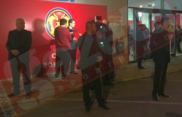 FOTO ŞOCANT: Burleanu se apără de fotbal cu bodyguarzi! Șeful FRF a oferit scenele anului 2017 la finala Cupei » Dialog incredibil cu reporterul GSP