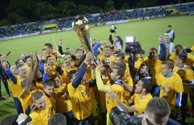 Procesul pentru titlu a ajuns și la pariuri » Ce cotă are FCSB să câștige campionatul la TAS