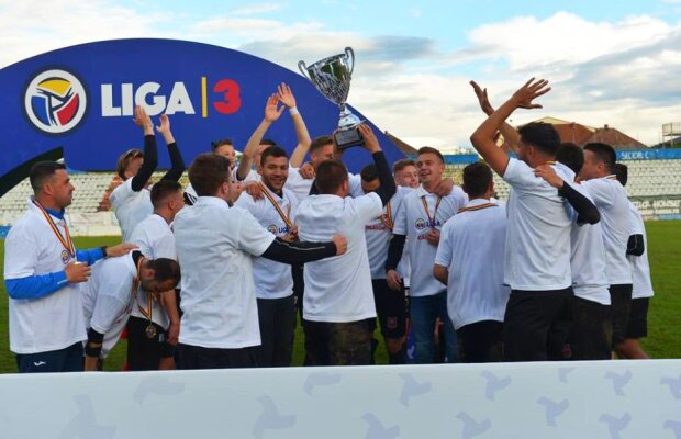 Dezvăluiri surprinzătoare! Jucători și conducători din ligile inferioare plătiți regește » EXCLUSIV Care sunt echipele cu salarii uriașe