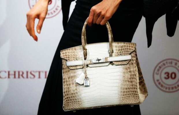 VIDEO O geantă, vândută la un preț fabulos! Nu ai cum să îţi imaginezi suma!