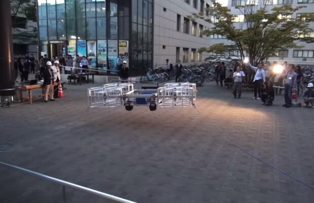 VIDEO Cea mai nouă invenție, mașina zburătoare. Uite cum ar trebui să arate!